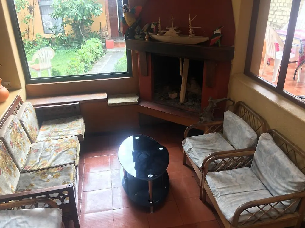 Hostal Pachamama Lodge كوينكا الإكوادور